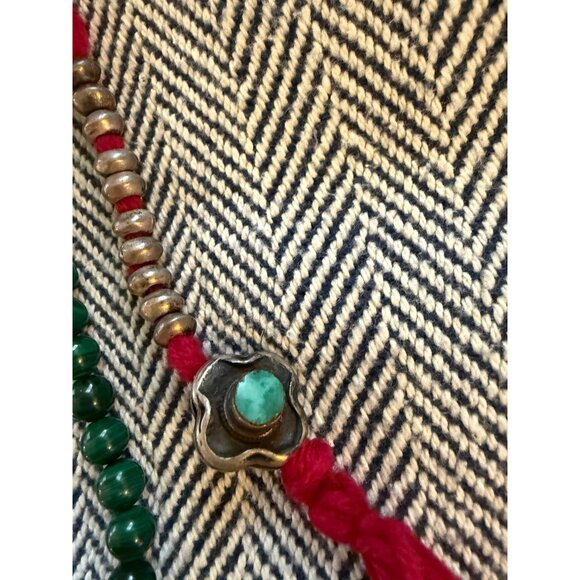 Tibetan Ritual Green Beaded Necklace With Lapis Lazuli Pendant Red Tassels - Picture 7 of 11